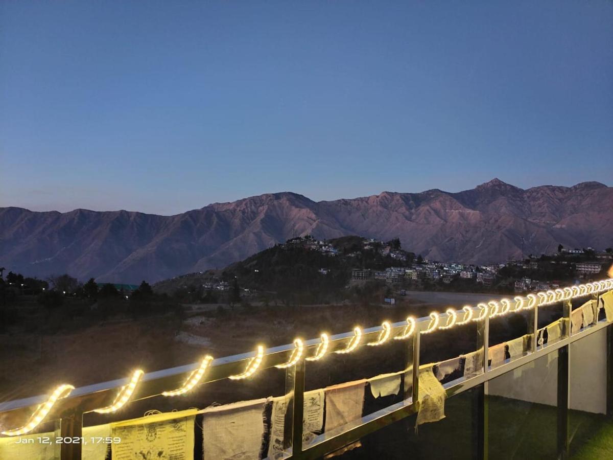 Icebergs Mussoorie - A Boutique Stay And 24 Hrs Roof Top Cafe المظهر الخارجي الصورة