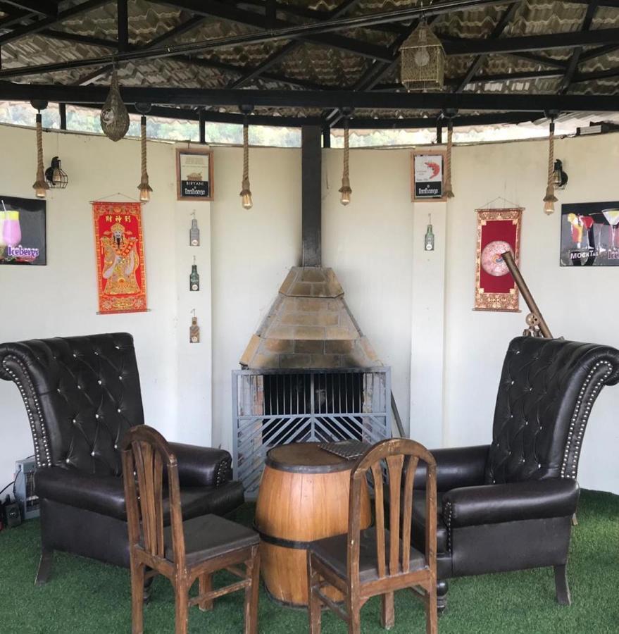 Icebergs Mussoorie - A Boutique Stay And 24 Hrs Roof Top Cafe المظهر الخارجي الصورة