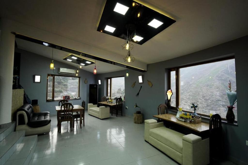 Icebergs Mussoorie - A Boutique Stay And 24 Hrs Roof Top Cafe المظهر الخارجي الصورة