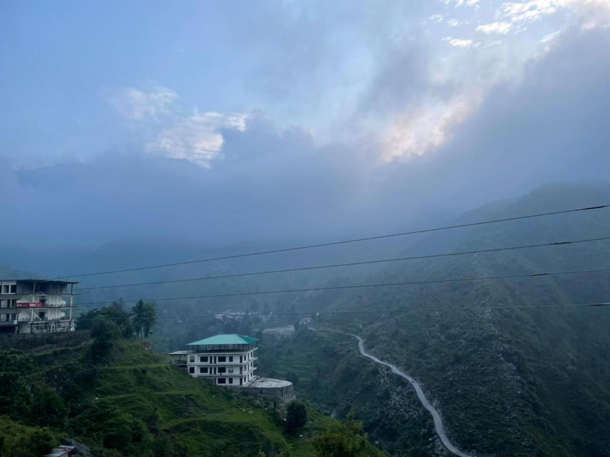 Icebergs Mussoorie - A Boutique Stay And 24 Hrs Roof Top Cafe المظهر الخارجي الصورة