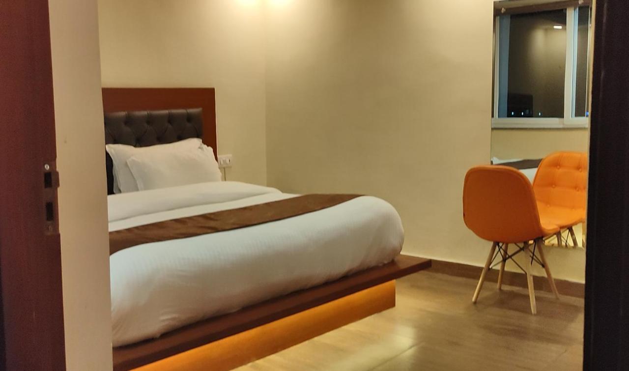 Icebergs Mussoorie - A Boutique Stay And 24 Hrs Roof Top Cafe المظهر الخارجي الصورة