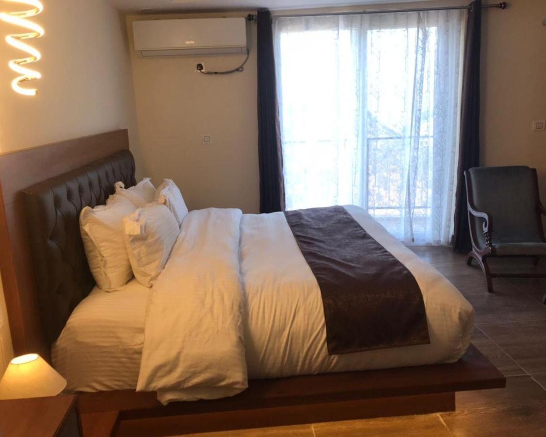 Icebergs Mussoorie - A Boutique Stay And 24 Hrs Roof Top Cafe المظهر الخارجي الصورة