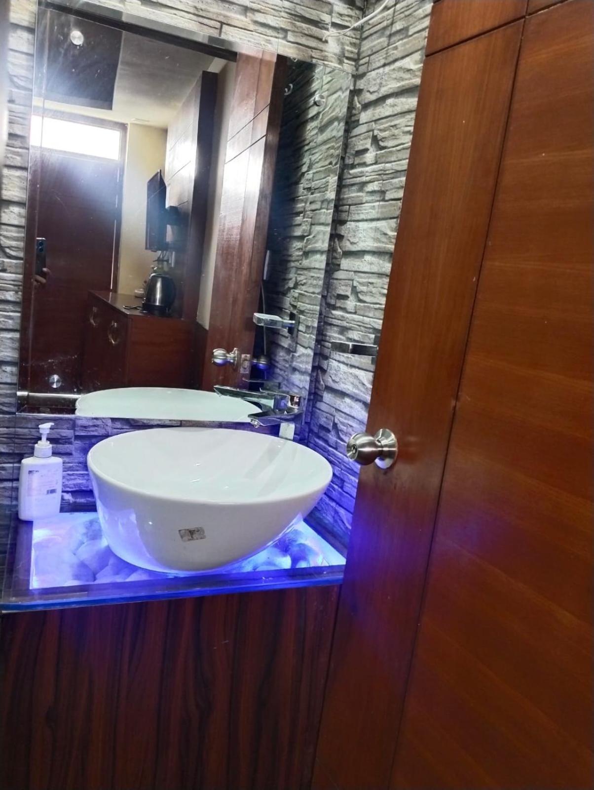 Icebergs Mussoorie - A Boutique Stay And 24 Hrs Roof Top Cafe المظهر الخارجي الصورة