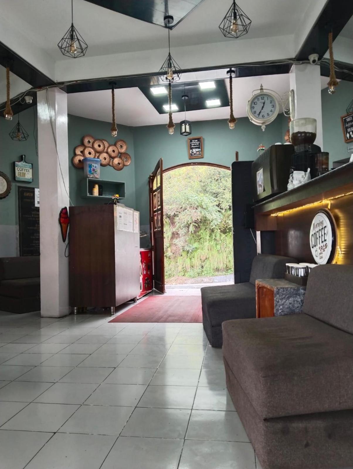 Icebergs Mussoorie - A Boutique Stay And 24 Hrs Roof Top Cafe المظهر الخارجي الصورة