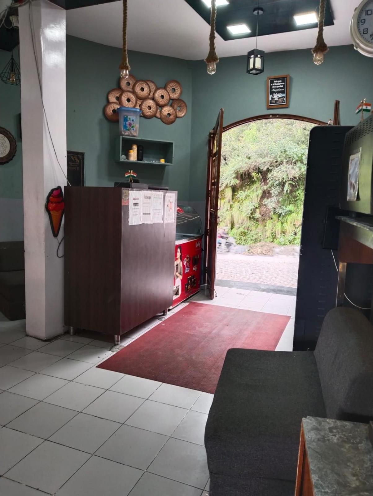 Icebergs Mussoorie - A Boutique Stay And 24 Hrs Roof Top Cafe المظهر الخارجي الصورة