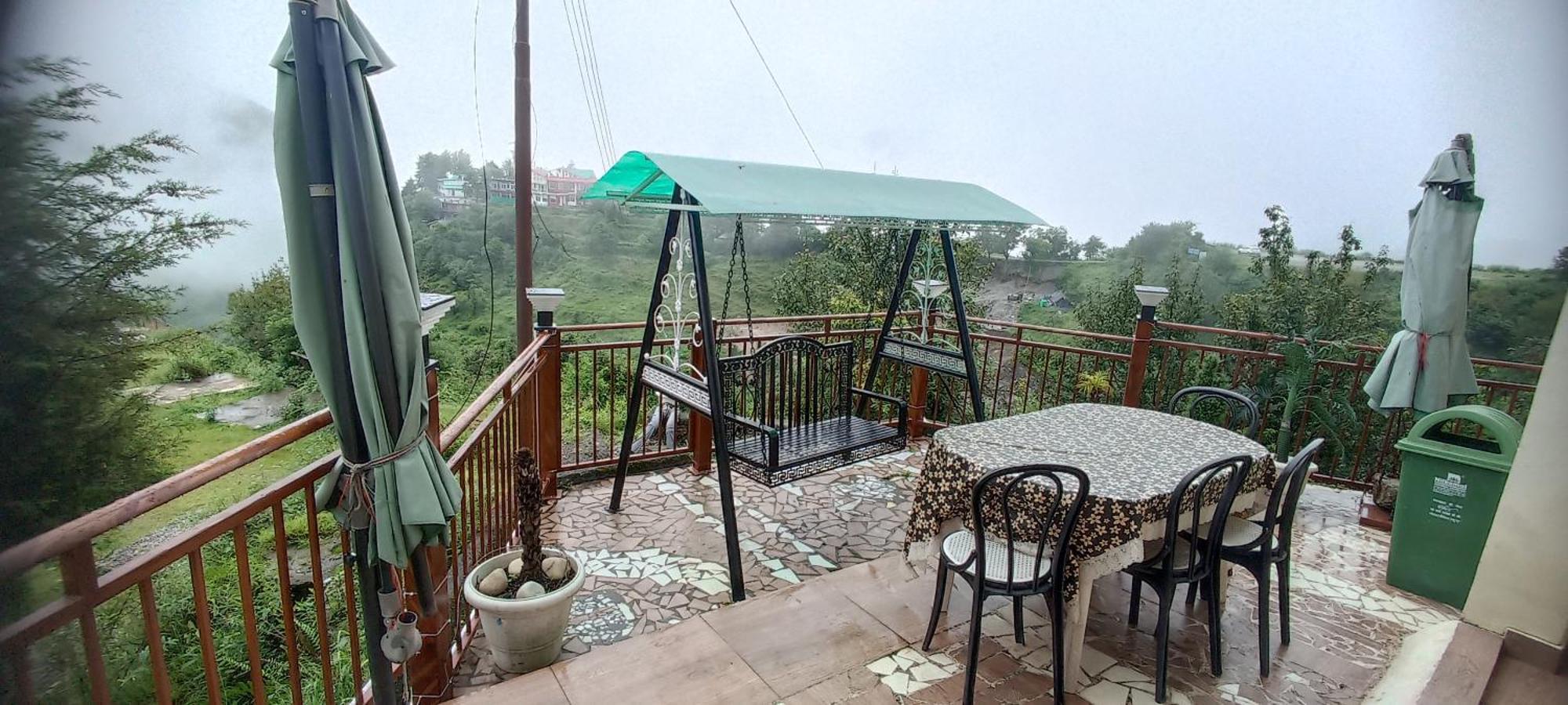 Icebergs Mussoorie - A Boutique Stay And 24 Hrs Roof Top Cafe المظهر الخارجي الصورة