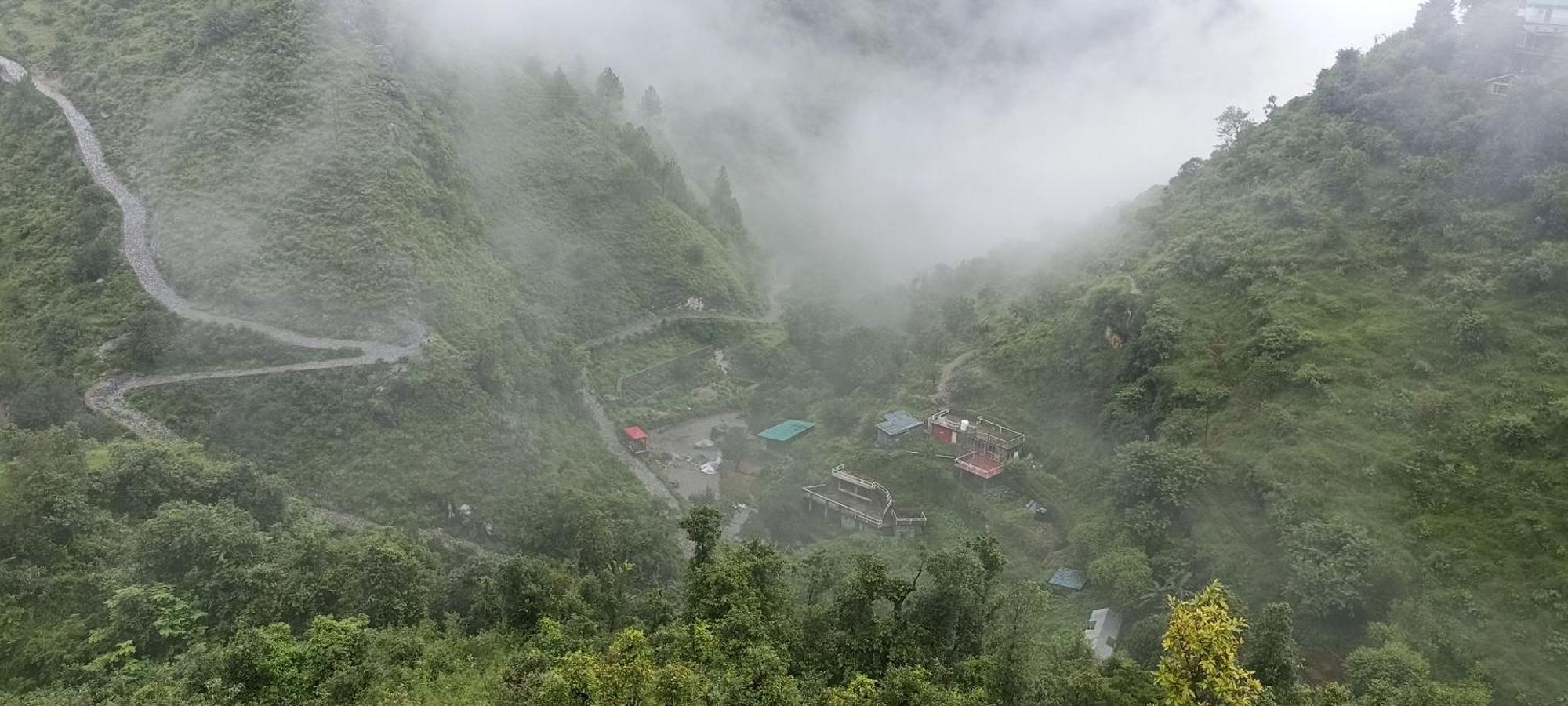 Icebergs Mussoorie - A Boutique Stay And 24 Hrs Roof Top Cafe المظهر الخارجي الصورة