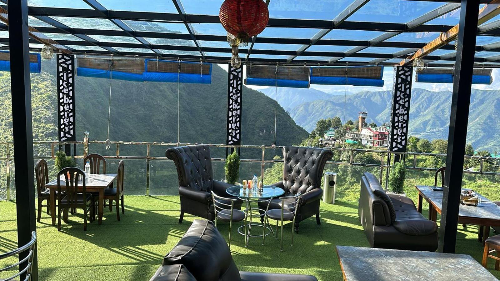 Icebergs Mussoorie - A Boutique Stay And 24 Hrs Roof Top Cafe المظهر الخارجي الصورة