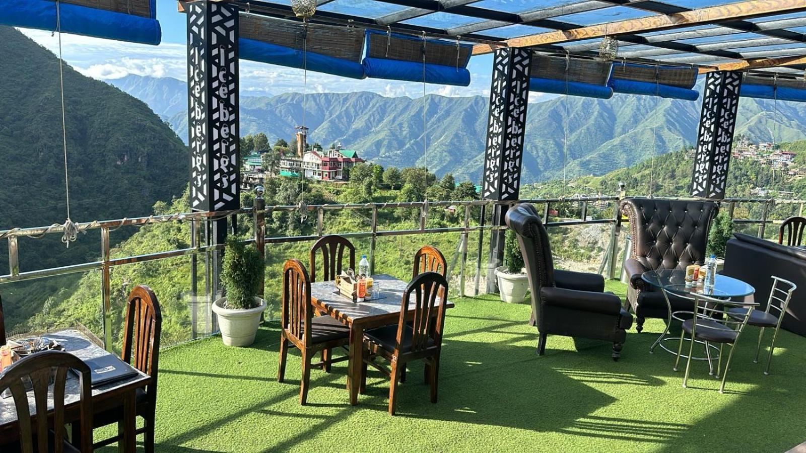 Icebergs Mussoorie - A Boutique Stay And 24 Hrs Roof Top Cafe المظهر الخارجي الصورة